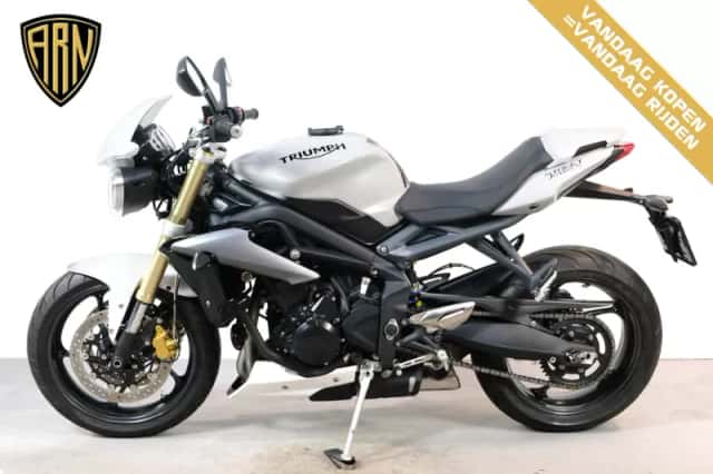 Triumph Street Triple (2018) thumbnail 3