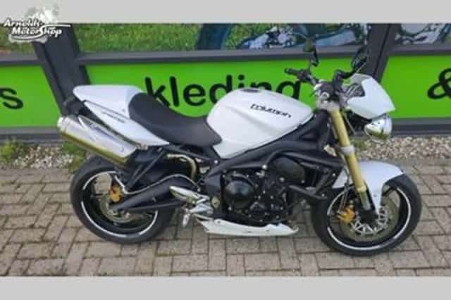 Triumph Street Triple 675 (2009) thumbnail 2