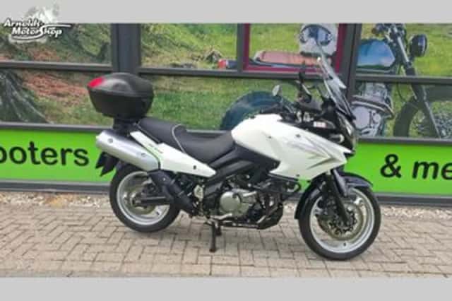 Suzuki V-Strom (2010) thumbnail 1