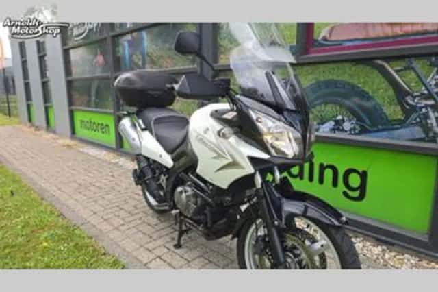 Suzuki V-Strom (2010) thumbnail 2