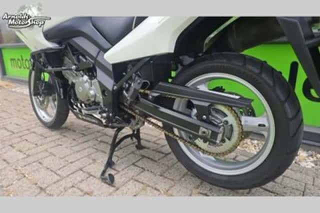 Suzuki V-Strom (2010) thumbnail 6