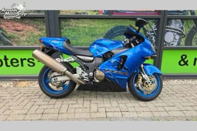 Kawasaki ZX 12R Ninja (2001) thumbnail 1