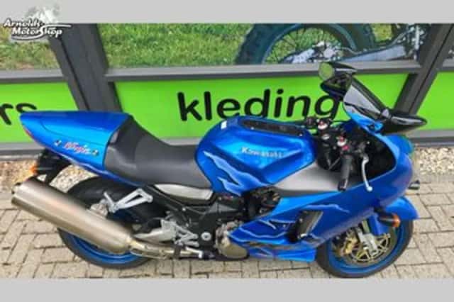 Kawasaki ZX 12R Ninja (2001) thumbnail 2
