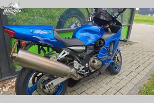 Kawasaki ZX 12R Ninja (2001) thumbnail 3