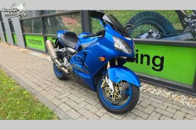 Kawasaki ZX 12R Ninja (2001) thumbnail 4