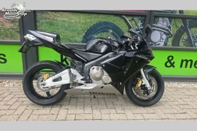 Honda CBR600RR (2003) thumbnail 1