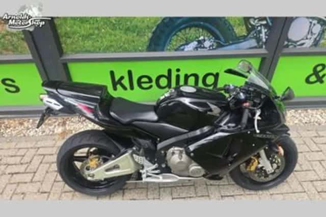 Honda CBR600RR (2003) thumbnail 2