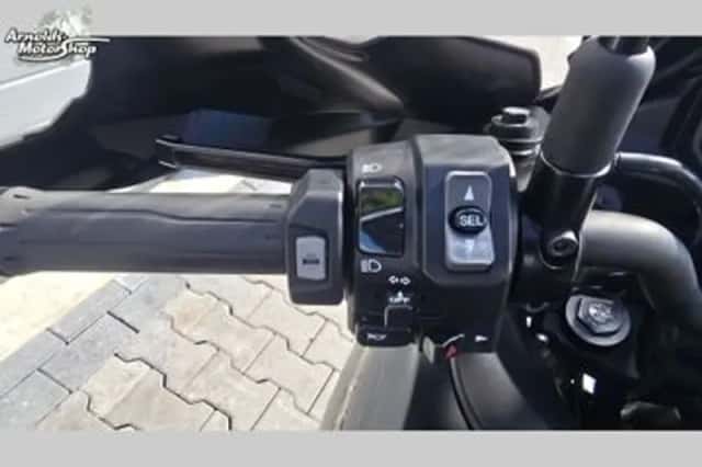 Kawasaki Versys 650 (2023) thumbnail 3