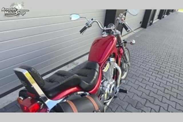 Suzuki VS 750 Intruder (1992) thumbnail 3