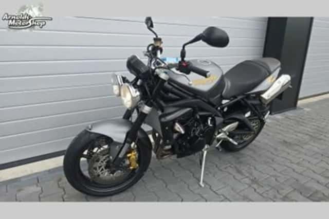 Triumph Street Triple (2008) thumbnail 4
