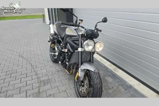 Triumph Street Triple (2008) thumbnail 6