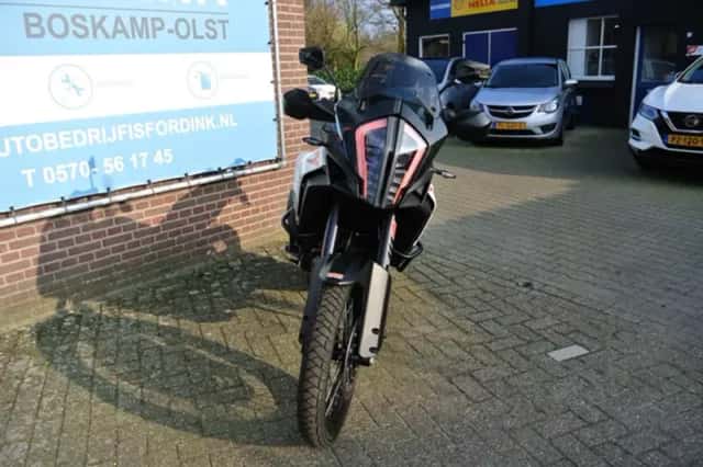 KTM 1290 Super Adventure (2017) thumbnail 5