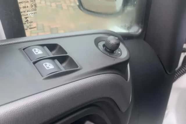 Iveco 40C18 Iveco BE trekker 3.0 motor 180 (2022) thumbnail 2