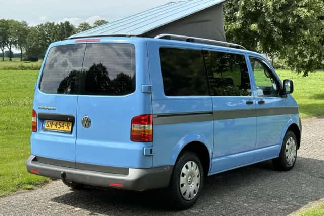 Volkswagen Transporter (2004) thumbnail 3