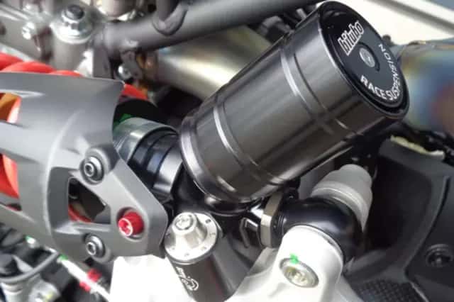 Ducati Panigale V2 (2023) thumbnail 6