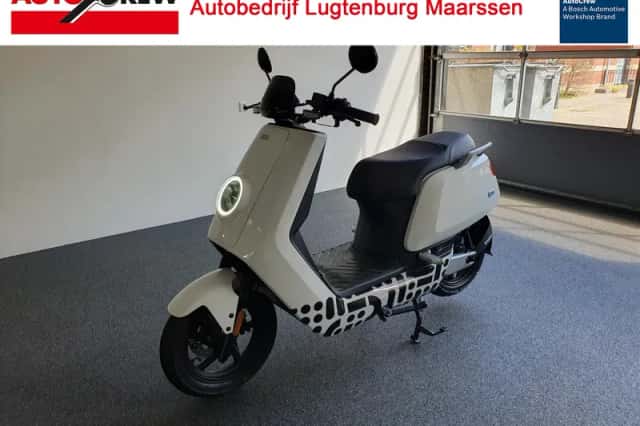 Niu N Sport e-Scooter (2022) thumbnail 1