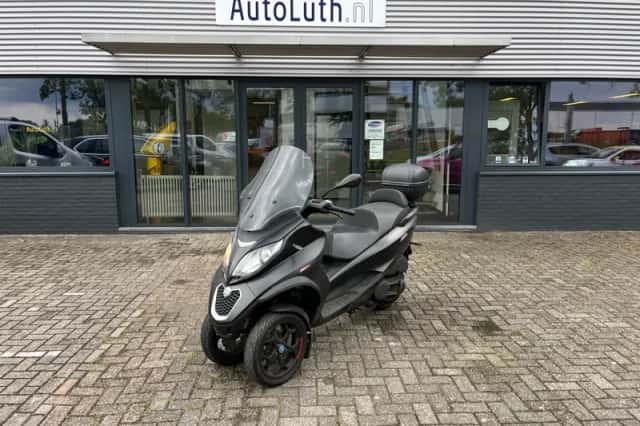 Piaggio Mp3 (2018) thumbnail 3