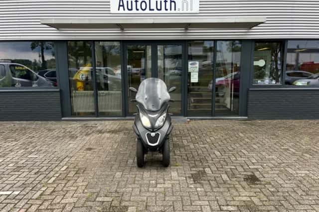 Piaggio Mp3 (2018) thumbnail 5