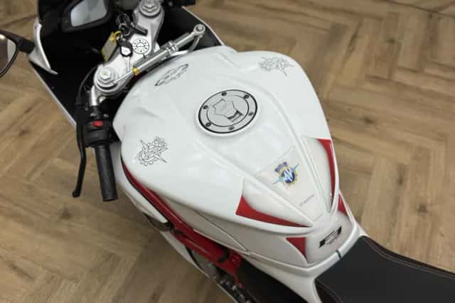 MV Agusta F3 675 128 (2013) thumbnail 5