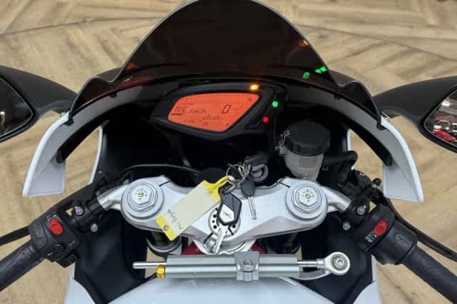 MV Agusta F3 675 128 (2013) thumbnail 6