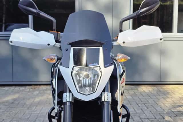 KTM 690 Duke (2016) thumbnail 3