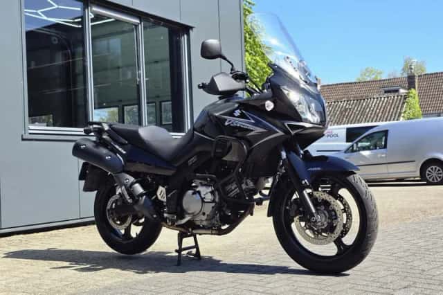 Suzuki V-Strom (2010) thumbnail 1