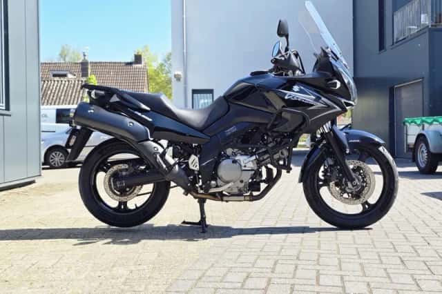 Suzuki V-Strom (2010) thumbnail 4