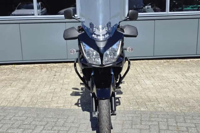 Suzuki V-Strom (2010) thumbnail 5