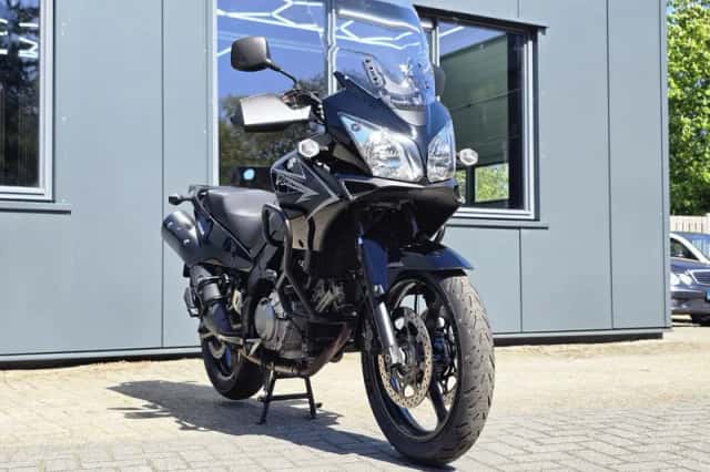 Suzuki V-Strom (2010) thumbnail 6
