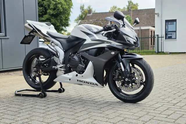 Honda CBR 600 Sport 600RR (2007) thumbnail 1