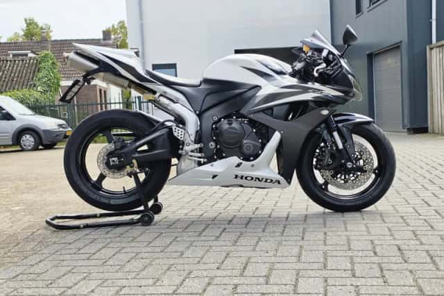 Honda CBR 600 Sport 600RR (2007) thumbnail 3