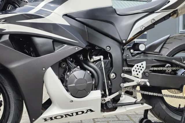Honda CBR 600 Sport 600RR (2007) thumbnail 5