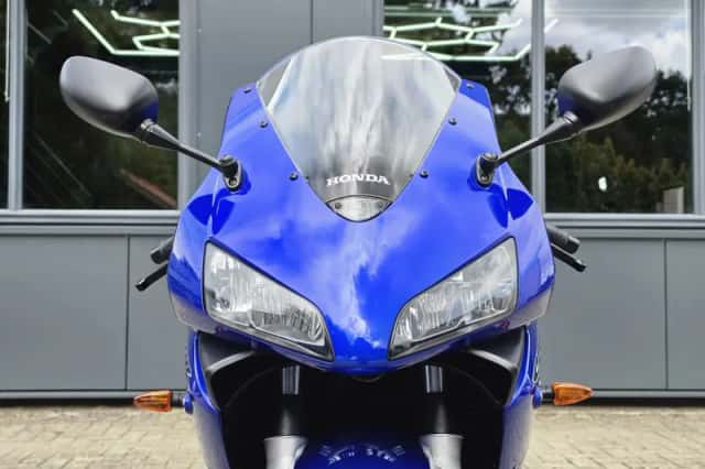 Honda CBR 600 Sport 600RR (2004) thumbnail 2