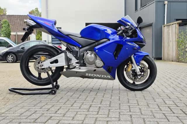 Honda CBR 600 Sport 600RR (2004) thumbnail 3