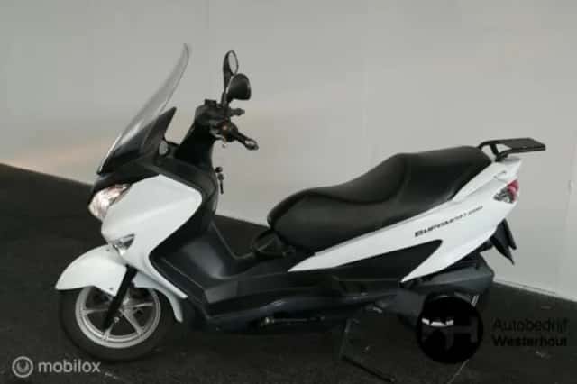 Suzuki Scooter AN 200 Burgman (2015) thumbnail 4