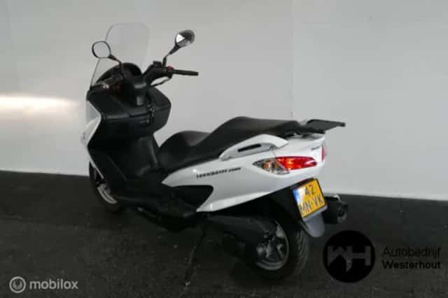 Suzuki Scooter AN 200 Burgman (2015) thumbnail 5