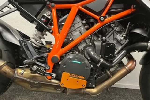 KTM 1290 SuperDuke R (2014) thumbnail 6