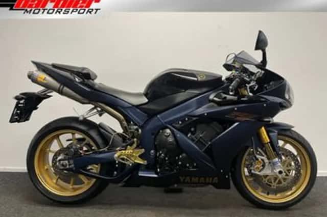 Yamaha YZF-R1SP (2006) thumbnail 1