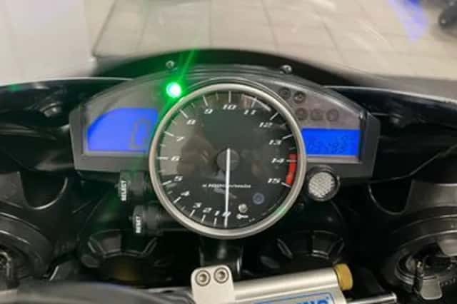 Yamaha YZF-R1SP (2006) thumbnail 2