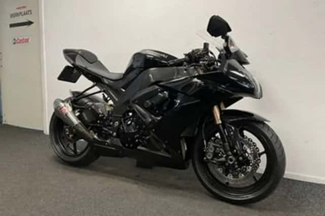 Kawasaki ZX-10R (2008) thumbnail 4
