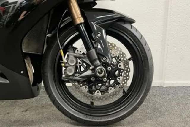 Kawasaki ZX-10R (2008) thumbnail 6
