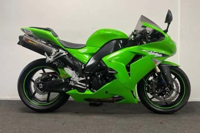 Kawasaki ZX-10R (2007) thumbnail 1