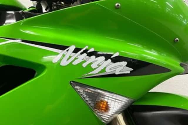 Kawasaki ZX-10R (2007) thumbnail 3