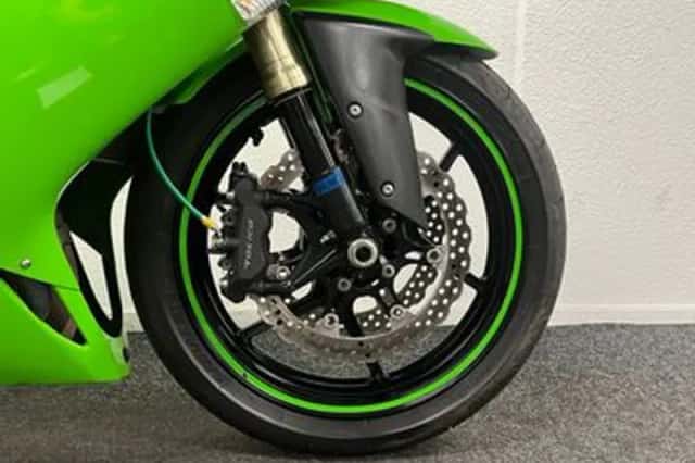 Kawasaki ZX-10R (2007) thumbnail 6