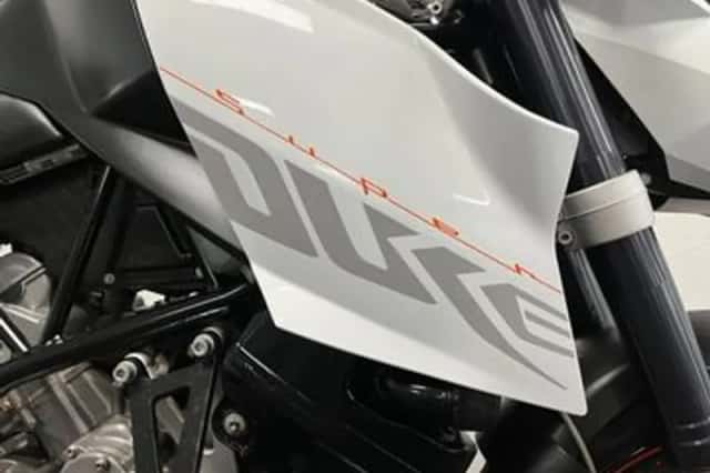 KTM Super Duke 990 (2010) thumbnail 3