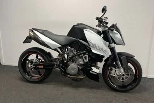 KTM Super Duke 990 (2010) thumbnail 4