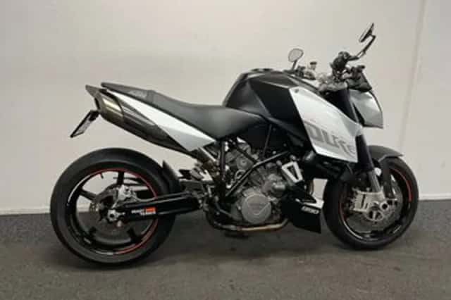 KTM Super Duke 990 (2010) thumbnail 5