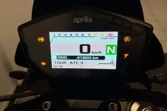 APRILIA DORSODURO 900 (2018) thumbnail 2
