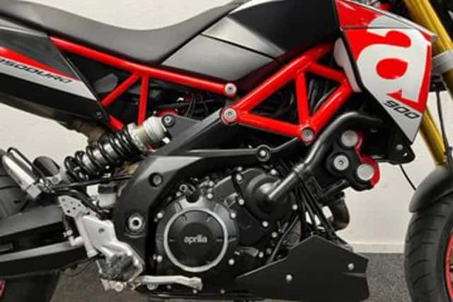 APRILIA DORSODURO 900 (2018) thumbnail 3