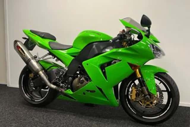Kawasaki ZX-10R (2006) thumbnail 4